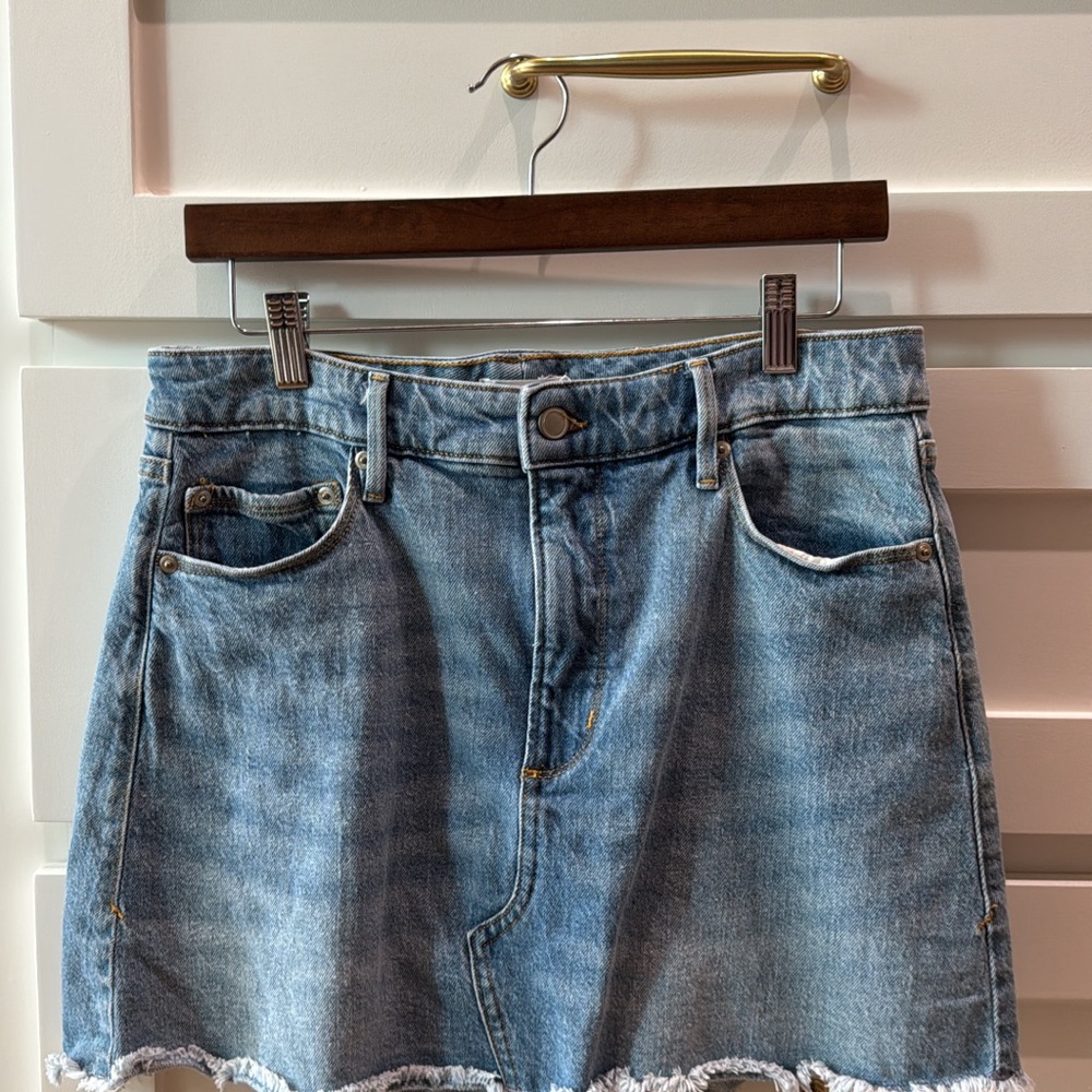 Good American Light Blue Denim Mini Skirt with Frayed Hem